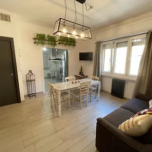 https://la-casa-graziosa-san-siro-stadio-city-life.italymilanhotels.net